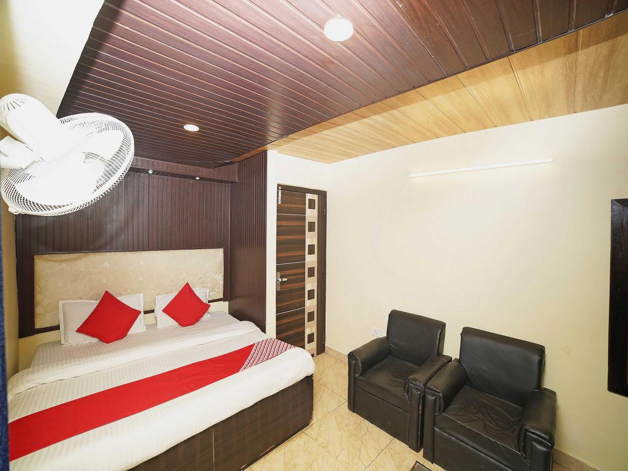 Hotel Oyo Flagship 8594 Golden Nest Nainital Esterno foto